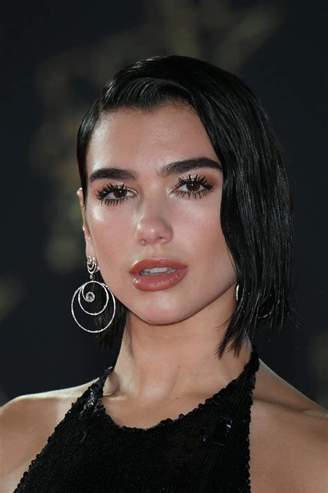 Dua Lipa make up